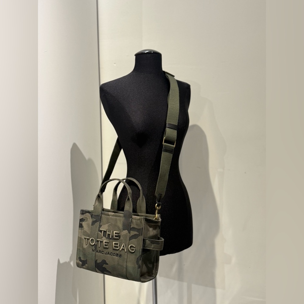 NWT Marc Jacobs small camo jacquard camo the tote bag - camo multi